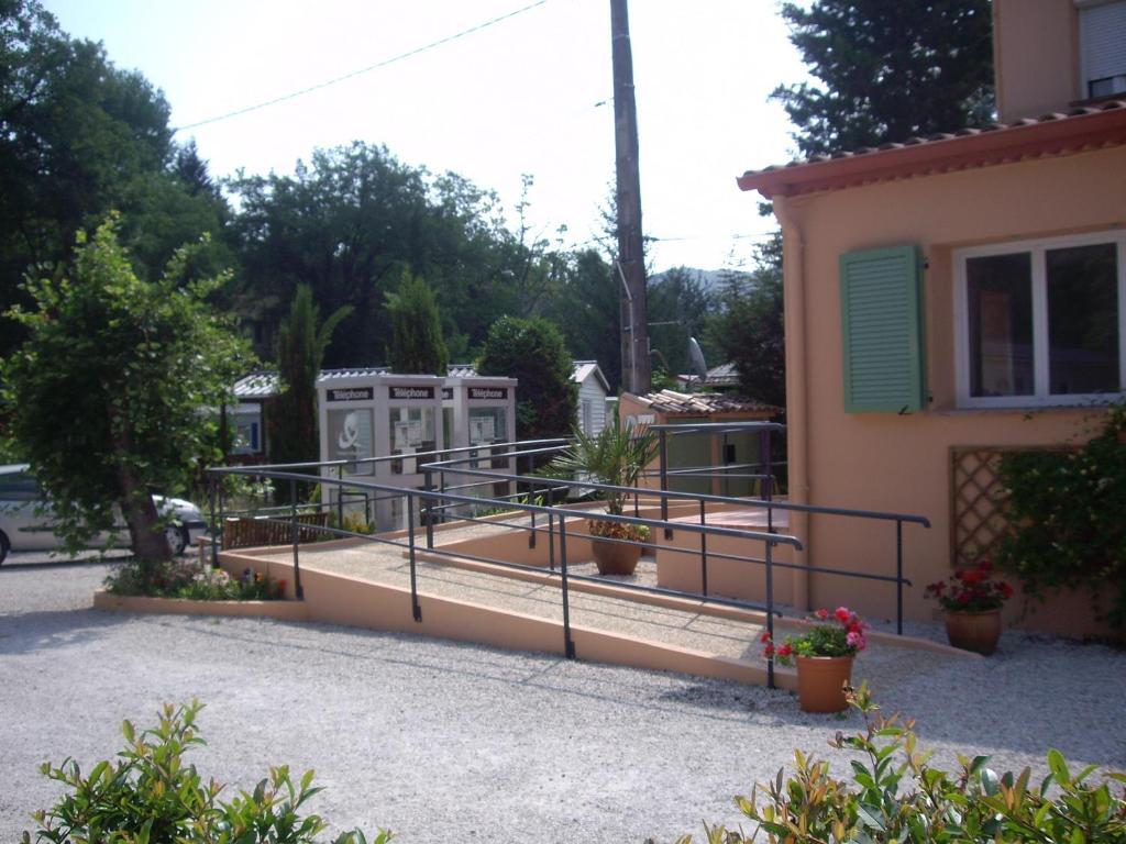 Les Rives Du Loup Hotel Tourrettes-sur-Loup Room photo